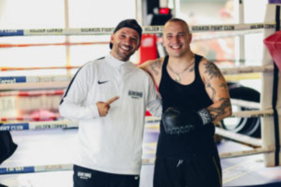 Βαγγέλης Χατζής: Ο μοναδικός μονόχειρας πυγμάχος του κόσμου γεννήθηκε στη ραδιενεργή βροχή του Τσερνόμπιλ