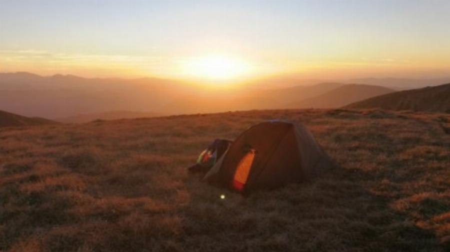 39χρονη γυναίκα νίκησε τον καρκίνο και γυρίζει με τα πόδια την Ευρώπη για καλό σκοπό