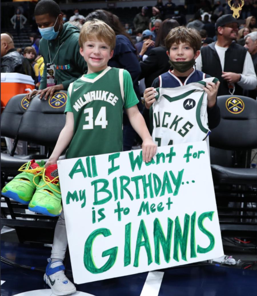 «Τι άνθρωπος, τι καρδιά έχει αυτό το παιδί»: Οι Αμερικάνοι υποκλίνονται στο Γιάννη