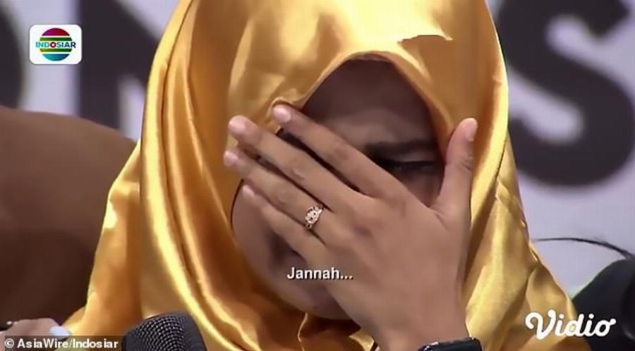 14χρονη μαθαίνει σε ζωντανή μετάδοση ότι πέθανε η μητέρα της – Σπαρακτικές στιγμές