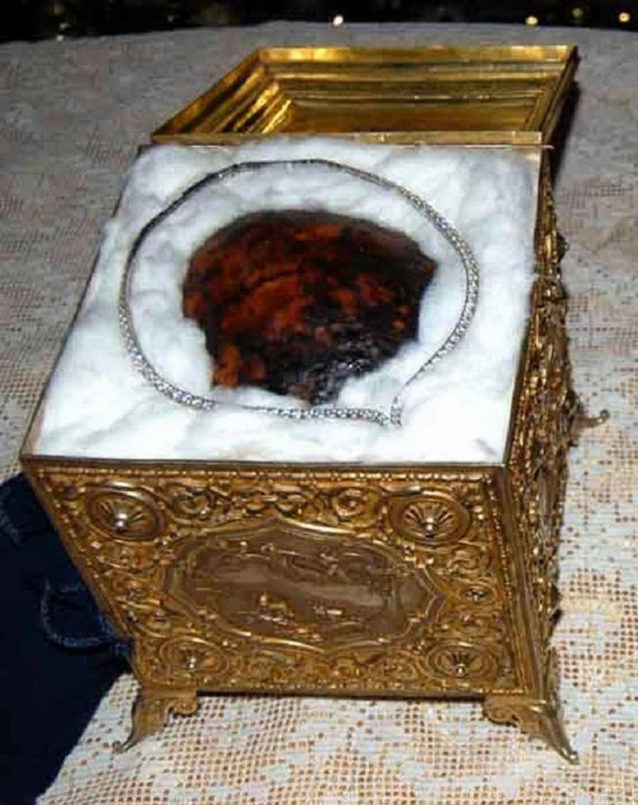 Τα αδιάφθορα λείψανα της Αγίας Αικατερίνης