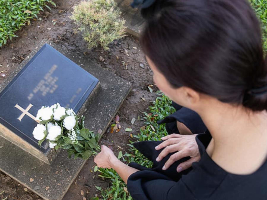 «Η μέρα που πέθανε ο άντρας μου ήταν η πιο ευτυχισμένη μέρα της ζωής μου και δεν ντρέπομαι που το λέω»