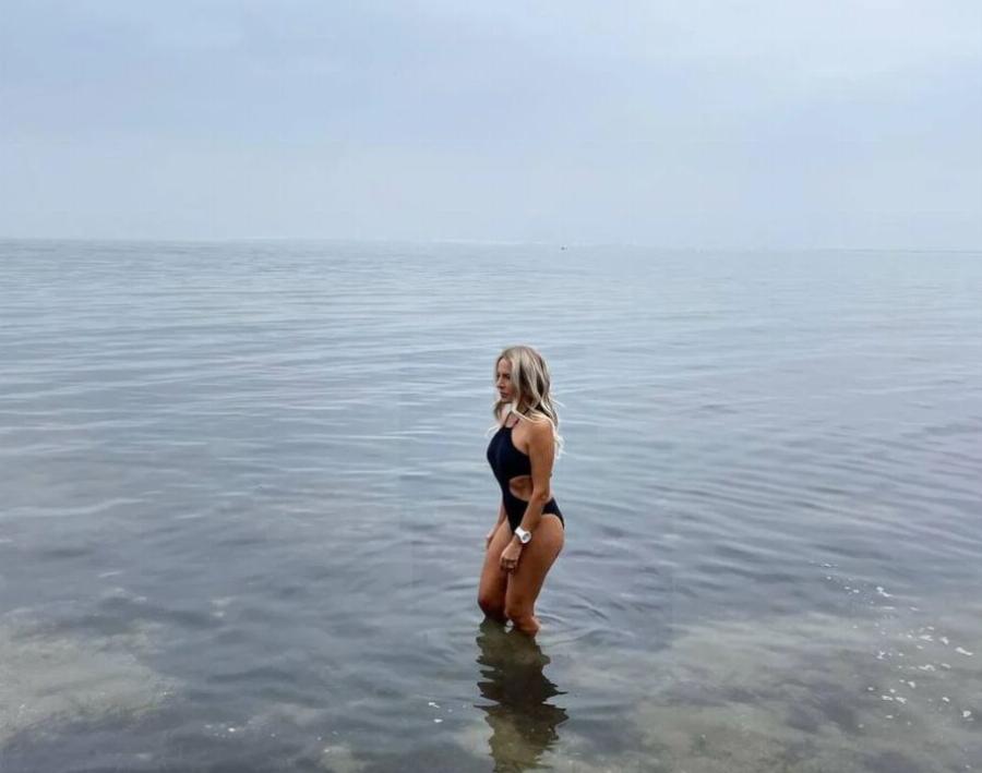 Ελληνίδα γοργόνα: Οι βουτιές της Μαρίας Ανδρούτσου μέσα στο Νοέμβριο και το καλύτερο κορμί της Ελλάδας