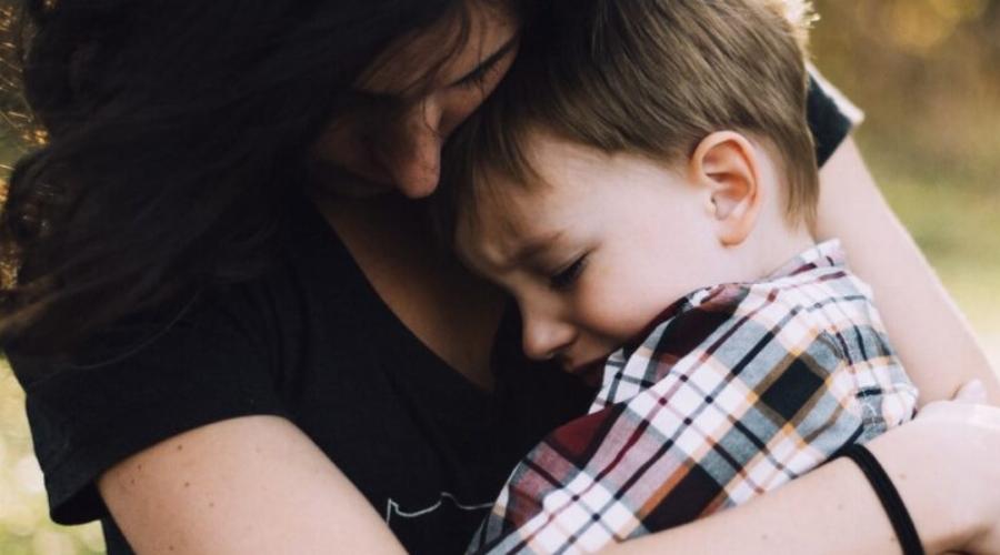 Ο γιος μου παντρεύεται μητέρα 2 παιδιών και είμαι περήφανη για αυτό