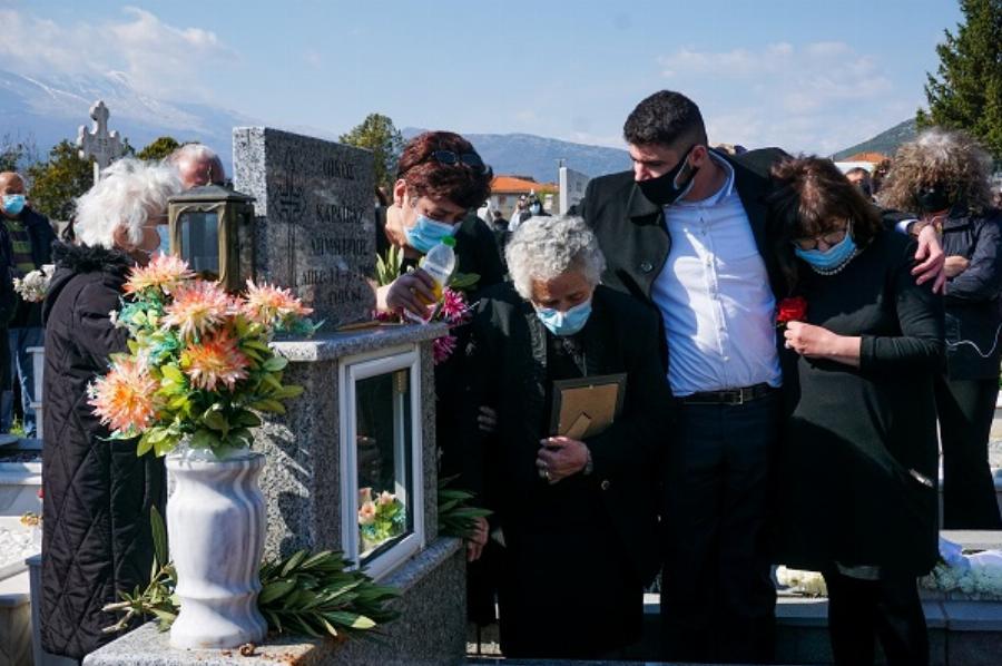 Δημήτρης Καραϊβάζ: «Ένα τελευταίο δώρο στον πατέρα μου»