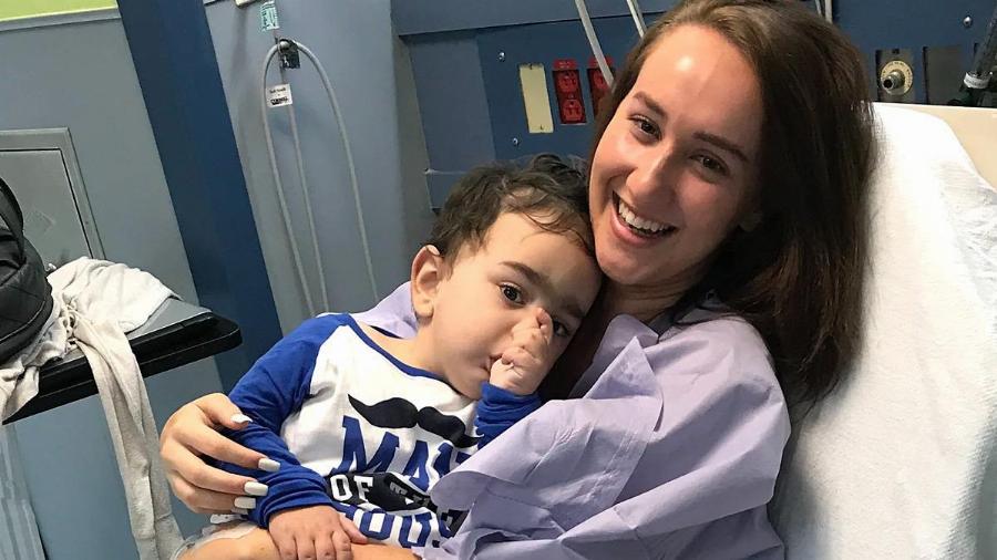 21χρονη δωρίζει το νεφρό της σε αγοράκι 2 ετών και του σώζει τη ζωή