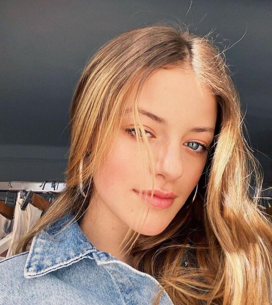 Η Γαία Μερκούρη έγινε 18 ετών: Η μικρή κόρη της Δωροθέας Μερκούρη θεωρείται πιο όμορφη κι από την μαμά της