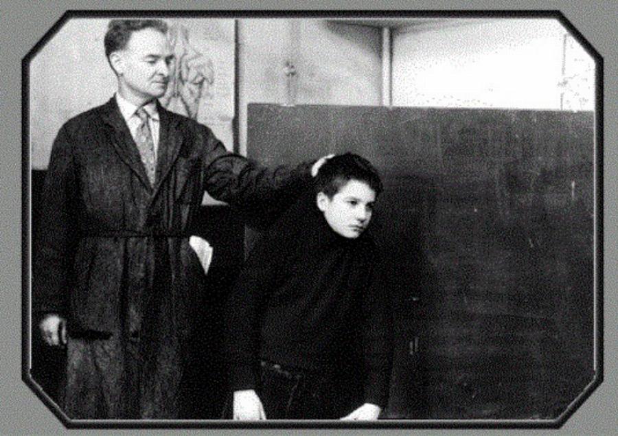 Ήταν όντως αγνά και αθώα τα παλιά τα χρόνια ή μήπως ο κόσμος δεν μιλούσε και κρύβονταν;