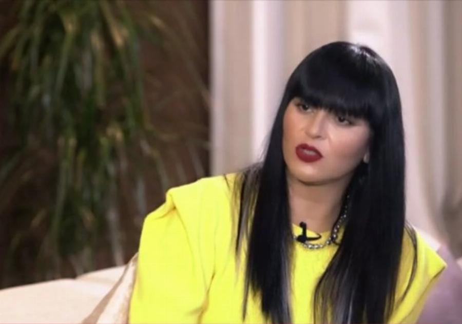 Ζενεβιέβ Μαζαρί: «Τα μαλλιά που βλέπετε δεν είναι δικά μου, έχασα το 80%, φοράω προσθετικά. Αφαίρεσα τον θυρεοειδή μου»