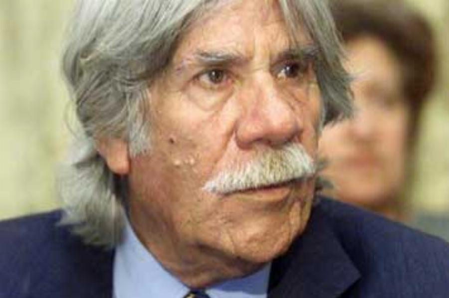 Σταύρος Παράβας: Τα βασανιστήρια, η εξορία και ο θάνατος του γιου του που τον έριξε στην κατάθλιψη