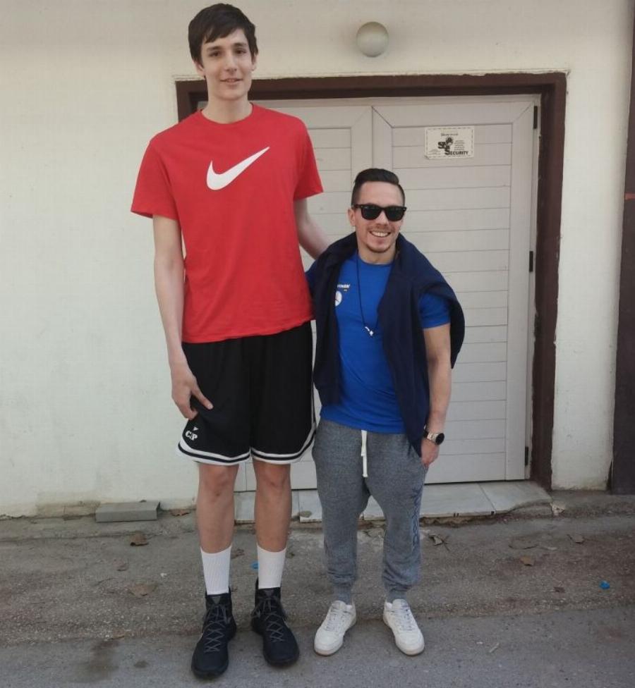 Θλίψη για τον Θωμά Κατσαούνη: Πέθανε ο 20χρονος μπασκετμπολίστας ύψους 2,20 μ