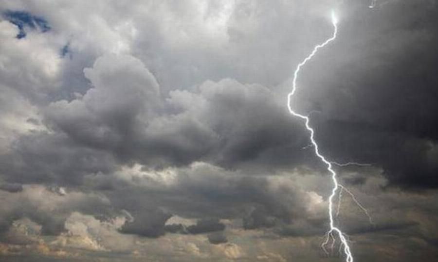 Επικίνδυνα καιρικά φαινόμενα τις επόμενες ώρες – Που θα πέσουν καταιγίδες και χαλάζι