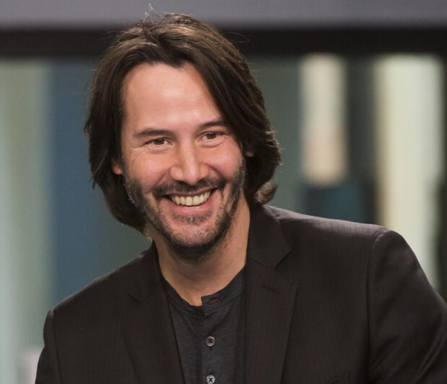 Ο Χολιγουντιανός ηθοποιός παράδειγμα προς μίμηση: Ο Κιάνου Ριβς δεν φοράει ακριβά ρούχα ούτε μένει σε επαύλεις, αλλά δίνει τα χρήματά του σε όσους έχουν ανάγκη