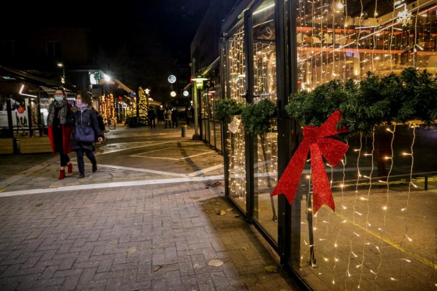 Αυτά είναι τα νέα μέτρα που φέρνει η μετάλλαξη Όμικρον – Κίνδυνος να χαθούν και τα Χριστούγεννα