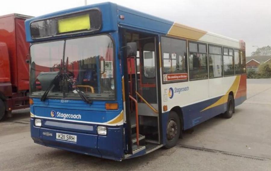 Αγόρασαν παλιό λεωφορείο με 1.300€:  Μεταμόρφωσαν το εσωτερικό του στο σπίτι των ονείρων τους