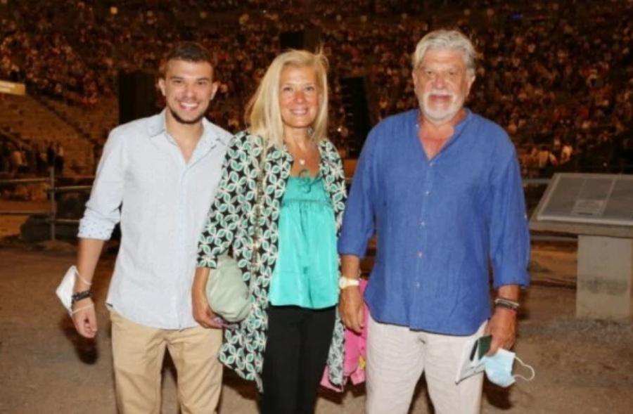 Σαν δύο σταγόνες νερό πατέρας και γιος: Ο γιος του Γιάννη Βούρου έγινε 23 και είναι ολόιδιος ο πατέρας του