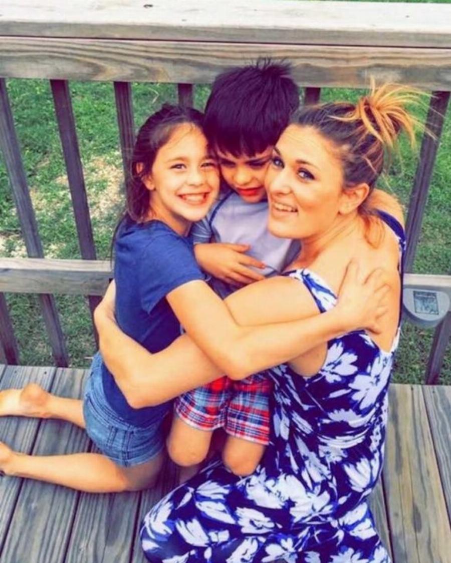 “Δεν φώναξε μαμά, δεν ζήτησε βοήθεια. Πνίγηκε δίπλα μου σε ένα μέτρο βάθος”