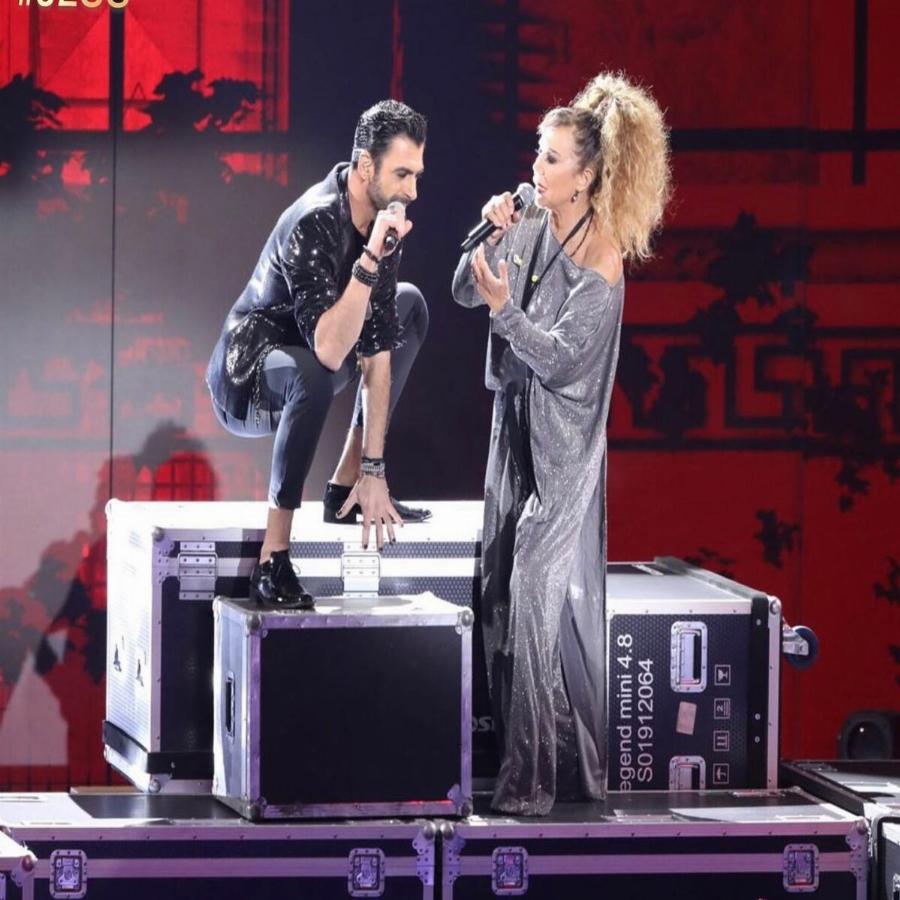 Μαρίνος Κόνσολος: Φίλησε την Ελένη Δήμου στο στόμα