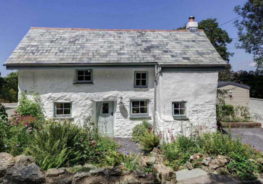 Σπίτι 380 ετών μαγεύει τους πάντες: Διώροφο με υπέροχο εσωτερικό