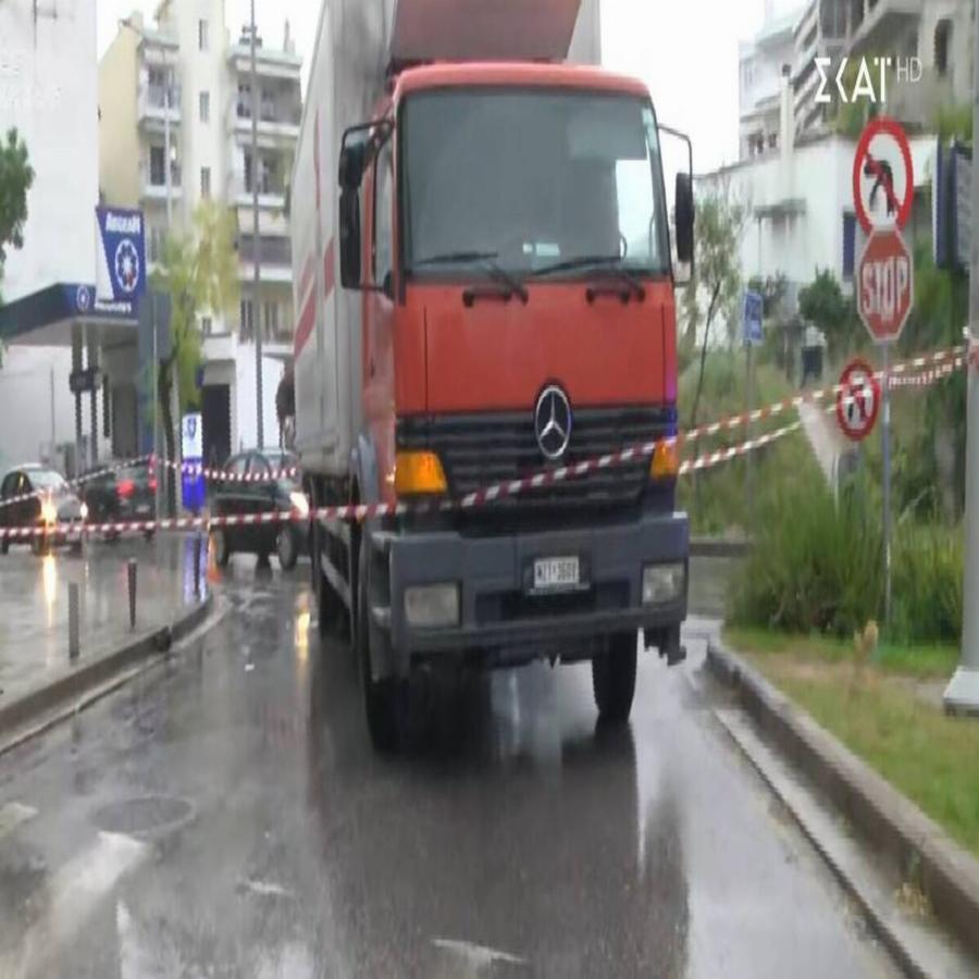 Νεκρή η ποδηλάτισσα που παρασύρθηκε από φορτηγό – Tραγωδία στη Θεσσαλονίκη