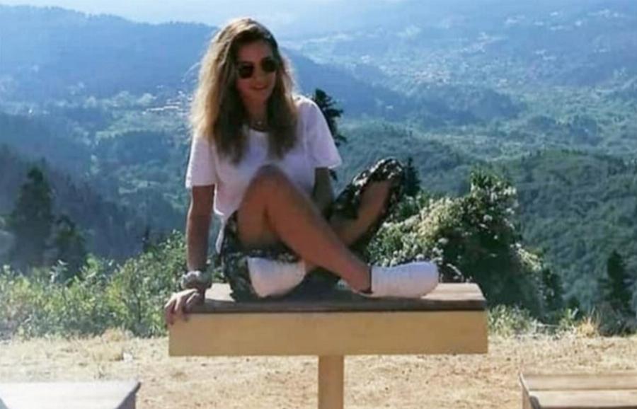 «Κοίτα, τα κατάφερες κορίτσι μου»!: Η μητέρα της Γαρυφαλλιάς παρέλαβε το μεταπτυχιακό της κόρης της