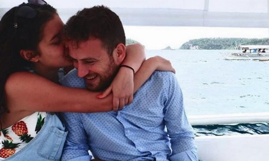 Γνωστός παραγωγός δίνει χρήματα στον Μπάμπη για να κάνει ταινία τη δολοφονία της Κάρολαϊν