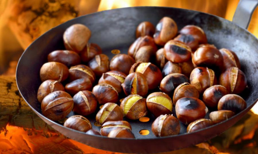 Κάστανα: Ο σωστός τρόπος καθαρισμού, τα ευεργετικά οφέλη και όσα προκαλεί η υπερβολική κατανάλωση