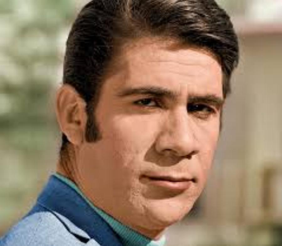 Σταύρος Παράβας: Τα βασανιστήρια, η εξορία και ο θάνατος του γιου του που τον έριξε στην κατάθλιψη