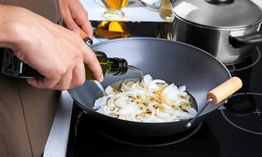 Γνωρίζεις που να ρίξεις το λάδι μετά το μαγείρεμα στο σπίτι;