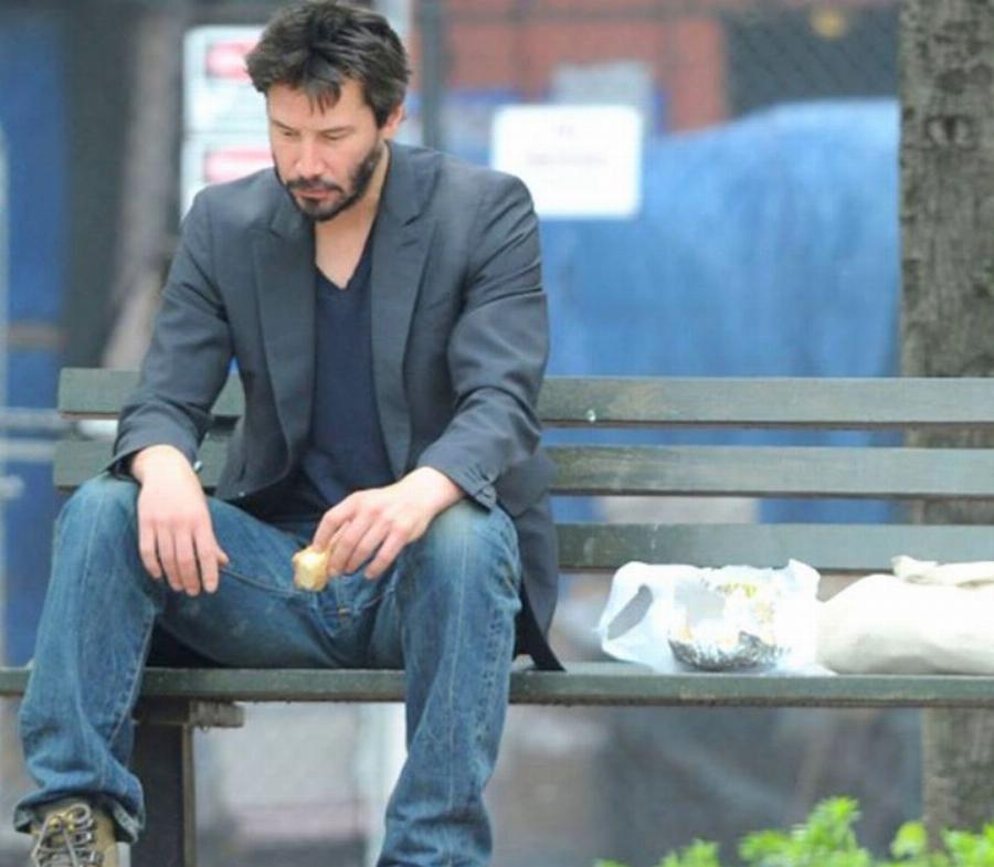 Ο Χολιγουντιανός ηθοποιός παράδειγμα προς μίμηση: Ο Κιάνου Ριβς δεν φοράει ακριβά ρούχα ούτε μένει σε επαύλεις, αλλά δίνει τα χρήματά του σε όσους έχουν ανάγκη