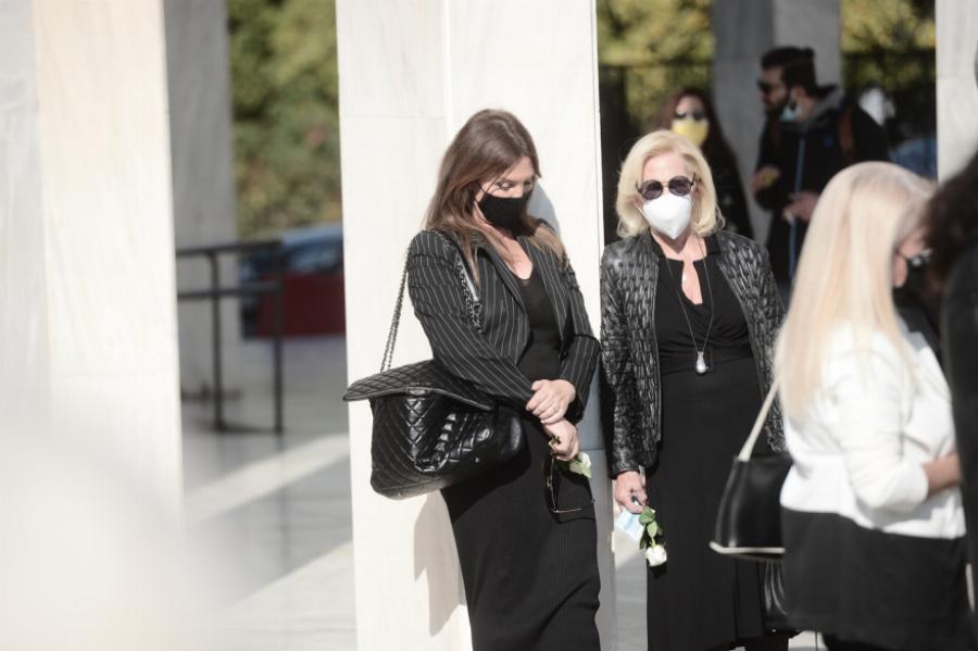 Με λευκά τριαντάφυλλα το αντίο της Βάνας Μπάρμπα στον Χρήστο Κυριαζή