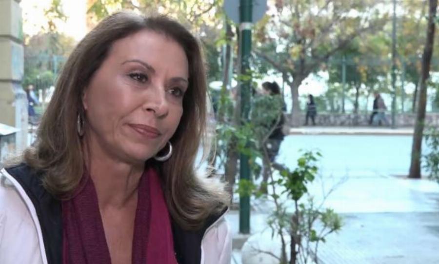 «Νιώθω σπασμούς σ’ όλο μου το σώμα. Τα πόδια μου είναι μελανιασμένα»: Το ημερολόγιο της φοιτήτριας, που βρέθηκε στα κελιά του ΕΑΤ-ΕΣΑ και έγραφε σε περιτυλίγματα σοκολάτας