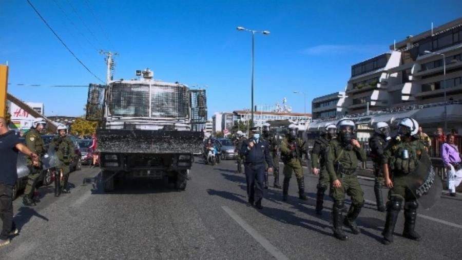 Νέα σοκαριστική καταγγελία: Εποχικός πυροσβέστης ακρωτηριάστηκε από κρότου-λάμψης των ΜΑΤ