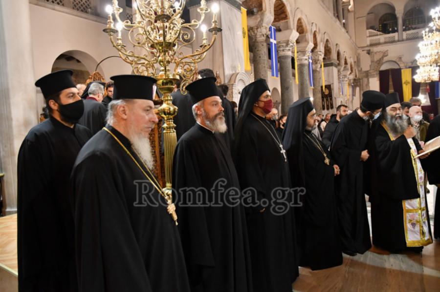 Το μύρο του Αγίου Δημητρίου «πλημμύρισε» τη Θεσσαλονίκη