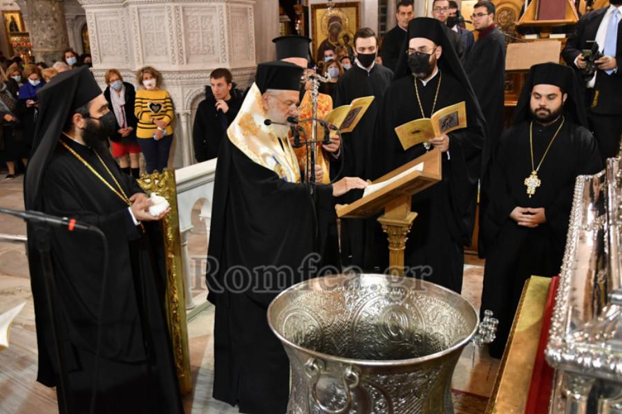 Το μύρο του Αγίου Δημητρίου «πλημμύρισε» τη Θεσσαλονίκη