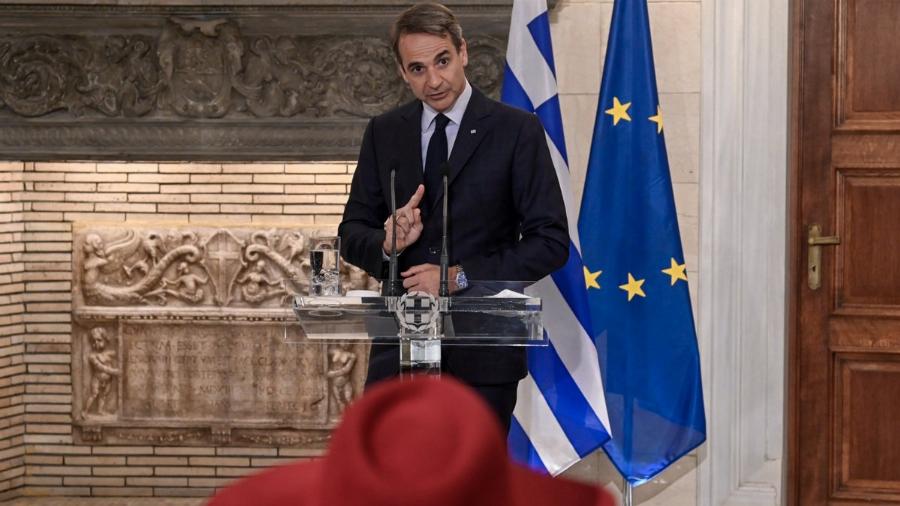 Ολλανδή δημοσιογράφος σε Κυριάκο Μητσοτάκη: «Πότε επιτέλους θα σταματήσετε να λέτε ψέματα»;