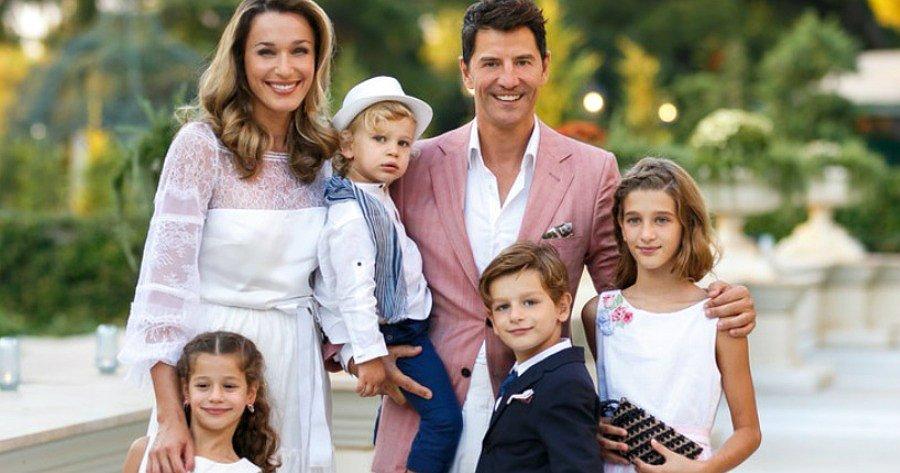 Υπόδειγμα οικογένειας: Πέντε διάσημα πολύτεκνα ζευγάρια μαζί με τα παιδάκια τους