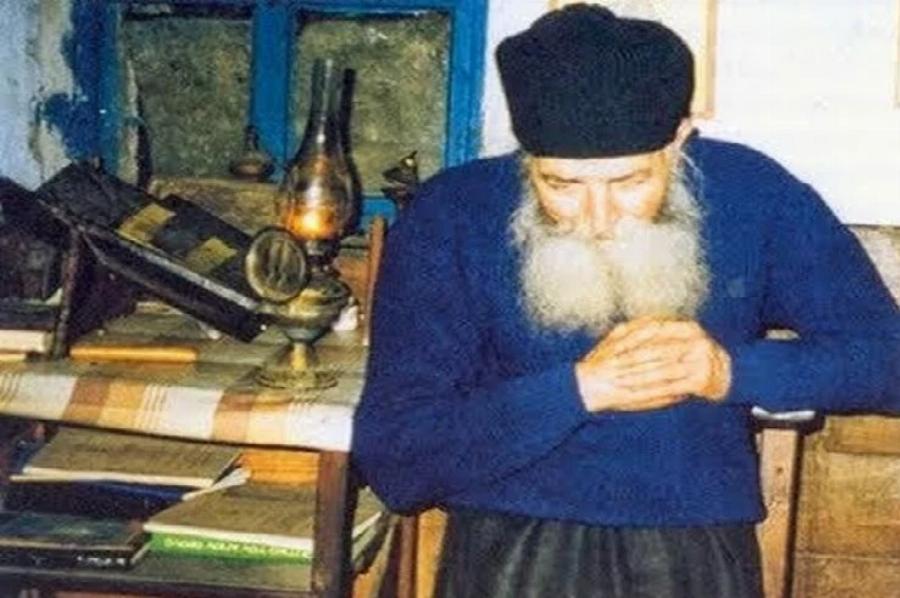 Πανίσχυρη προσευχή Αγίου Παϊσίου: Να την λέτε κάθε μέρα και ο Θεός θα είναι δίπλα σας