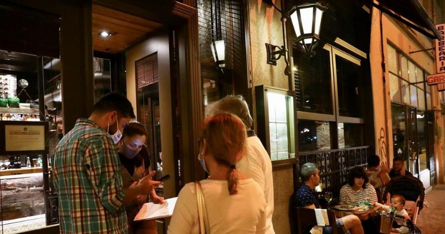 Παγωμάρα και στους εμβολιασμένους: «Παράθυρο» για είσοδο σε κλειστούς χώρους μόνο με 3η δόση εμβολίου