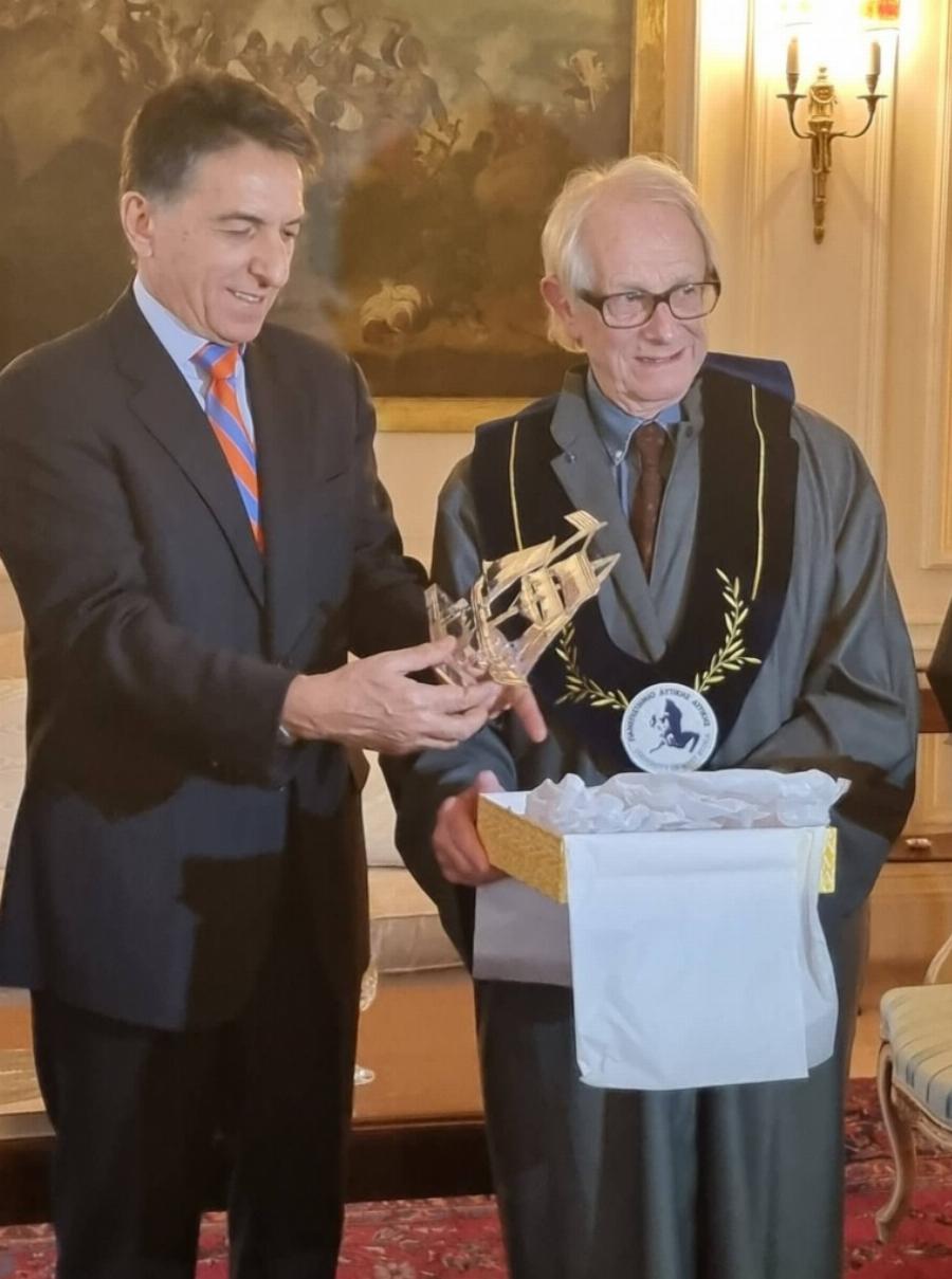 «Τα Γλυπτά του Παρθενώνα είναι κλεμμένα και πρέπει να επιστρέψουν στην Ελλάδα», Κεν Λόουτς