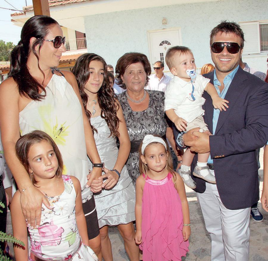 Υπόδειγμα οικογένειας: Πέντε διάσημα πολύτεκνα ζευγάρια μαζί με τα παιδάκια τους