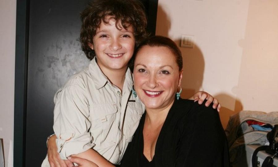 Ρένια Λουιζίδου: Τα 25 χρόνια γάμου, ο φόβος στην γέννηση του γιου της και το μοναδικό παράπονο