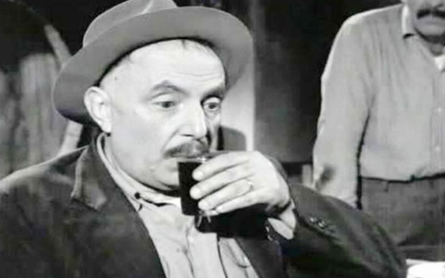 Ορέστης Μακρής: Η μεγάλη κόντρα με τον Φίνο, η 15χρονη σύζυγός του που “έκλεψε”,  και τα τελευταία του λόγια