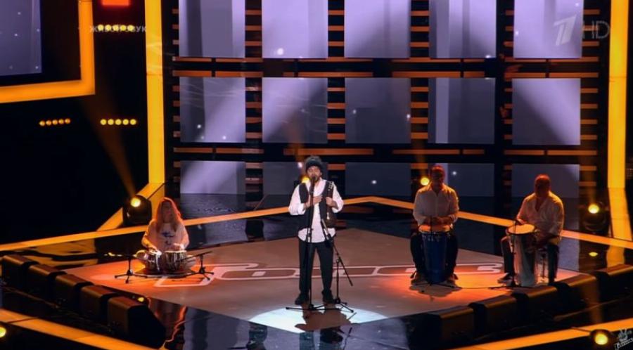 Η υπέροχη εμφάνιση Θεσσαλονικιού στο The Voice της Ρωσίας: Τραγούδησε τη Μισιρλού και αποθεώθηκε