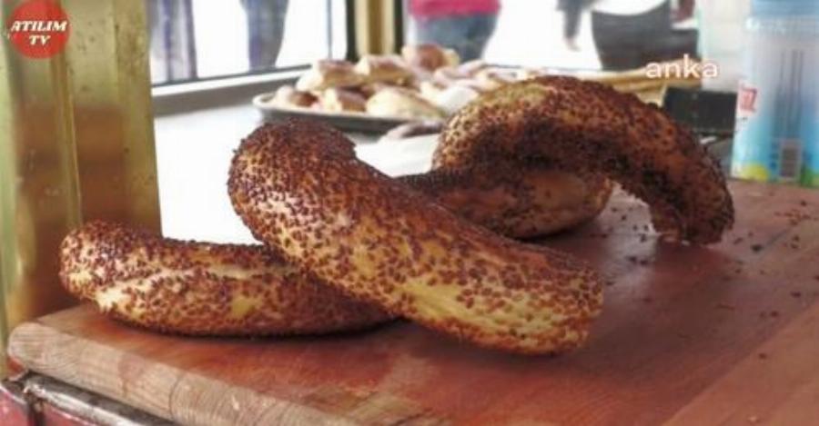 Κουλουράδες στην Σμύρνη άρχισαν να πουλάνε μισά κουλούρια