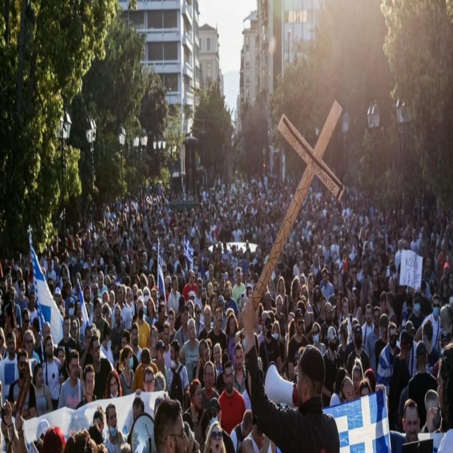 «Πού πάτε ρε πτυχιούχοι; Ρε άριστο-τενεκέδες;» – Aντώνης Καφετζόπουλος κατά αρνητών