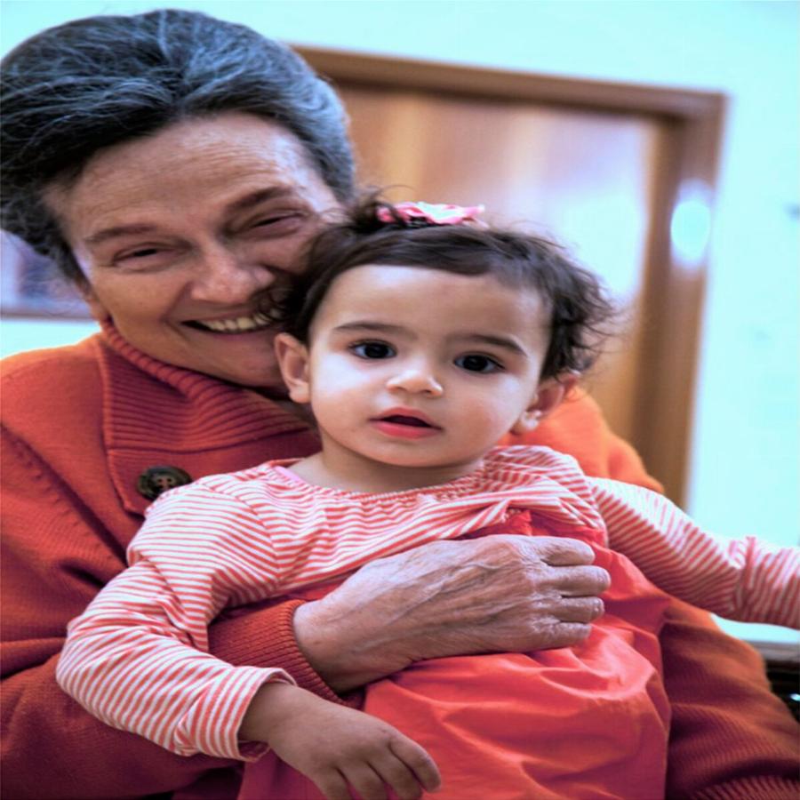 Αφιέρωσε όλη τη ζωή της στα ορφανά: Σταυρούλα Πελέκη η γυναίκα με τις 540 κόρες