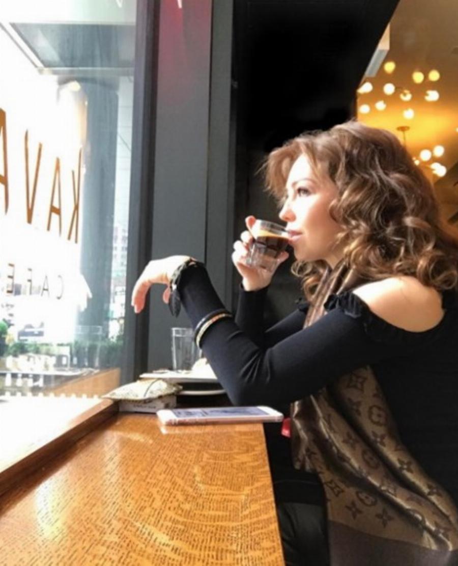 Μαρία της γειτονιάς: Η πρωταγωνίστρια της σειράς με τα υπέροχα μάτια παραμένει όμορφη και εντυπωσιακή στα 50 της χρόνια