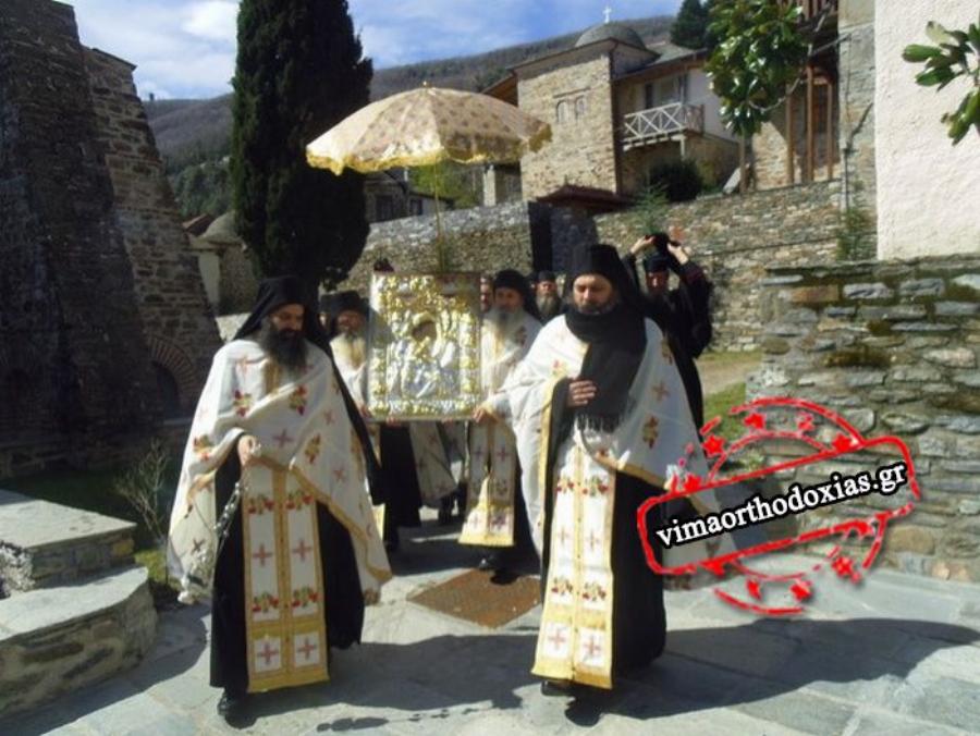 Άγιο Όρος: Λιτανεία του «Άξιον Εστί» κατά του κορωνοϊού