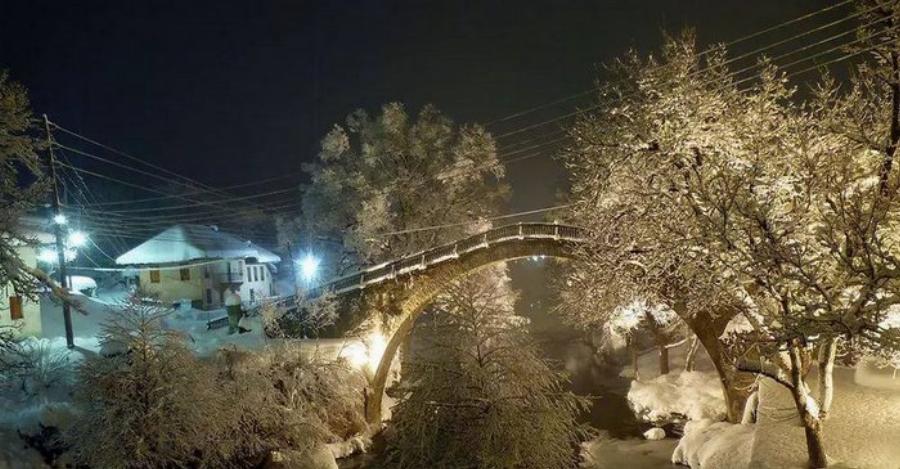 Ακόμη και τον Αύγουστο, κοιμάσαι με κουβερτούλα: Το παραμυθένιο χωριό της Ελλάδος